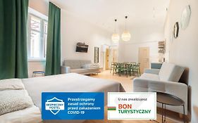Dizzy Daisy Apartment Kurniki